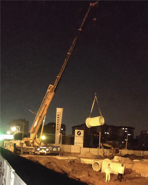 金口河区“弯臂矫正”—— 吊车的 “形变补偿” 技术